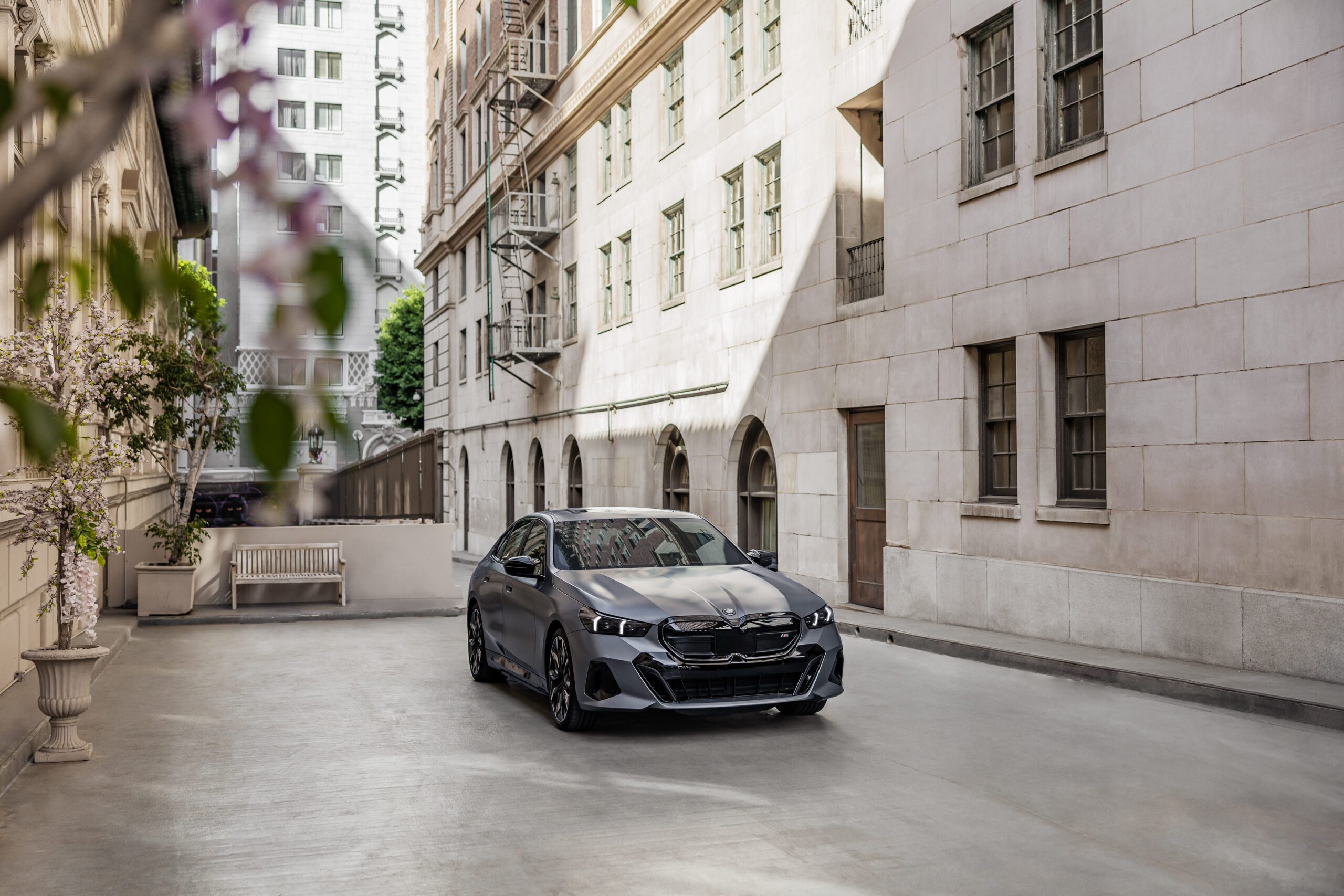 Christopher Walken mainos BMW ja skaalattu