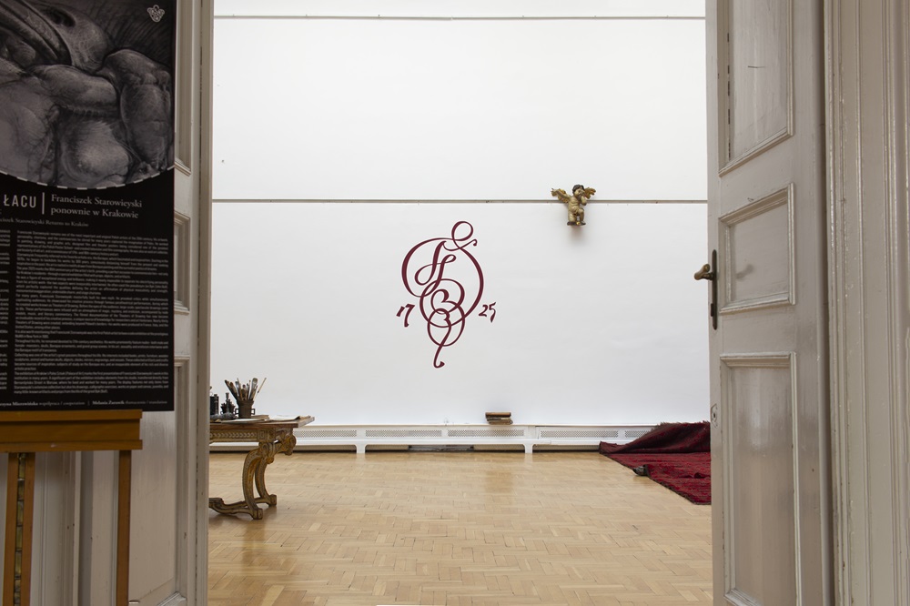 J&auml;rjestysh&auml;iri&ouml;inen palatsi. Franciszek Starowieyski j&auml;lleen Krakovassa - n&auml;yttelydokumentaatio