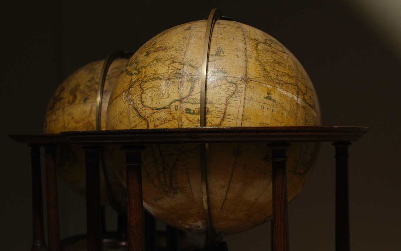 Historiallinen Globe-huutokauppa Charitesissa