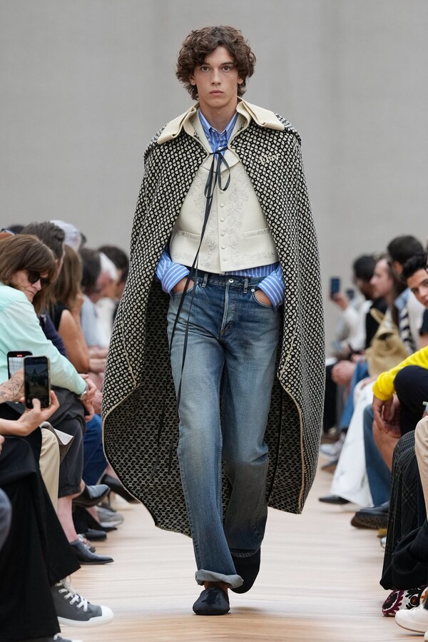 Jonathan Anderson Diorille2