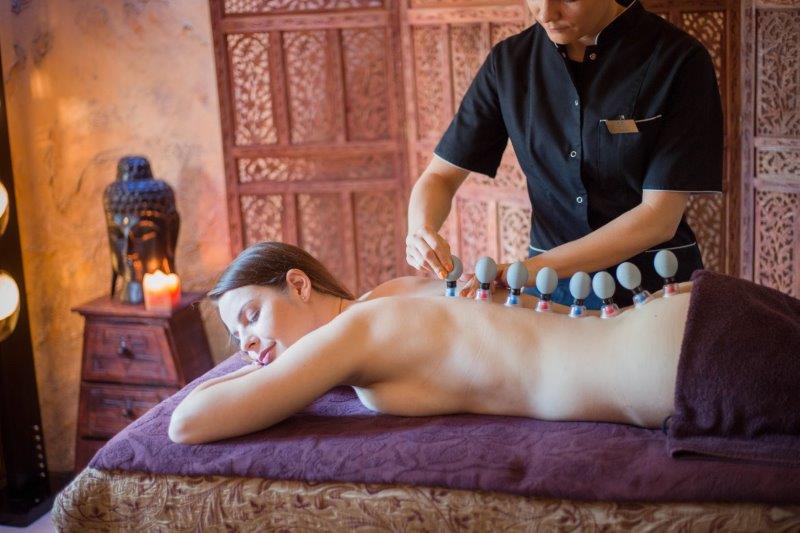 Energisiä hoitoja Manor House -hotellin kylpylässä