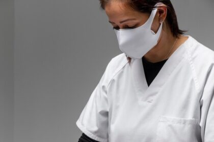 Nainen kasvohoidon jälkeen 23 2148906477