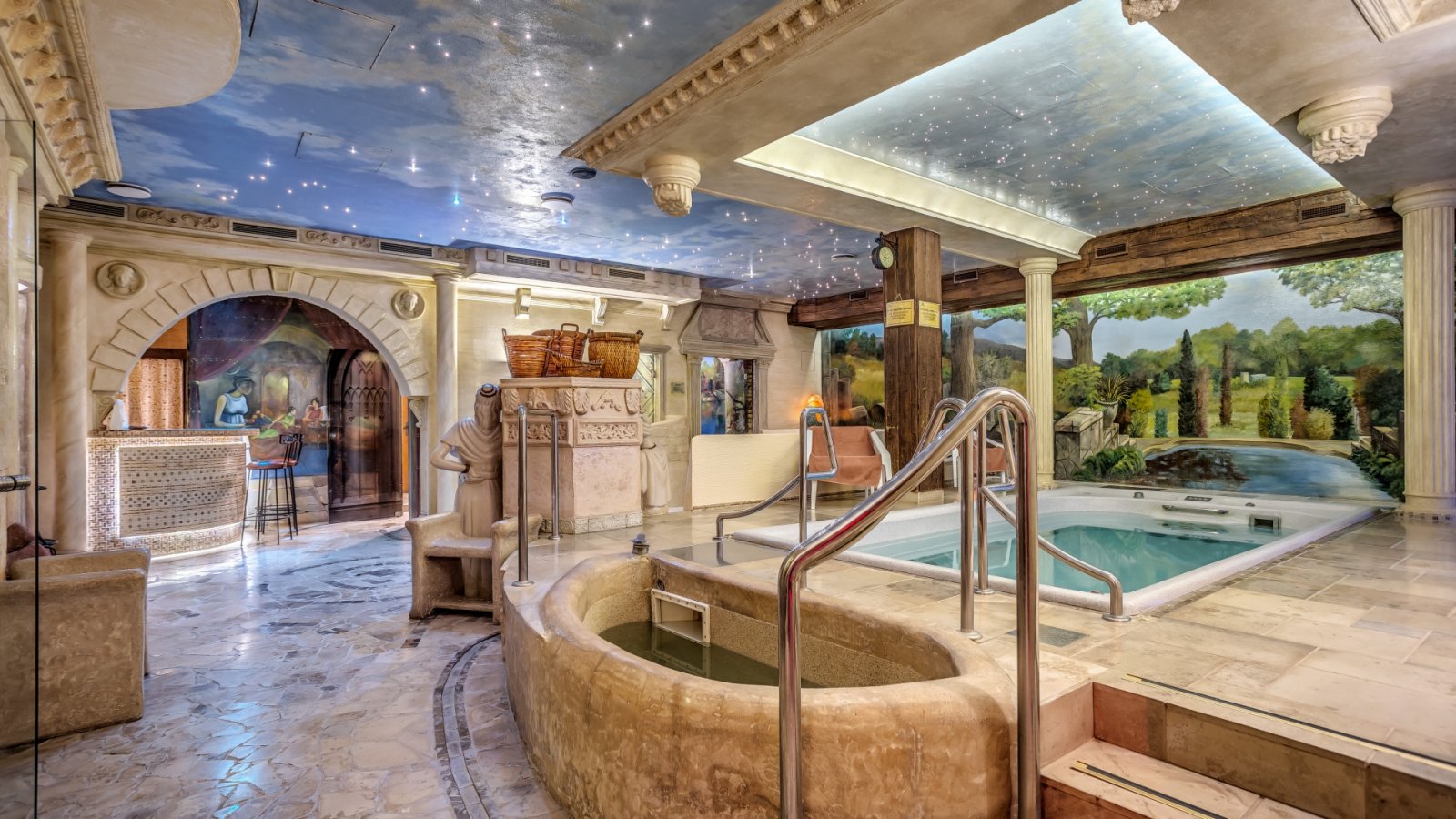 Roomalaiset kylpyl&auml;t Kartano Poi 0190panorama