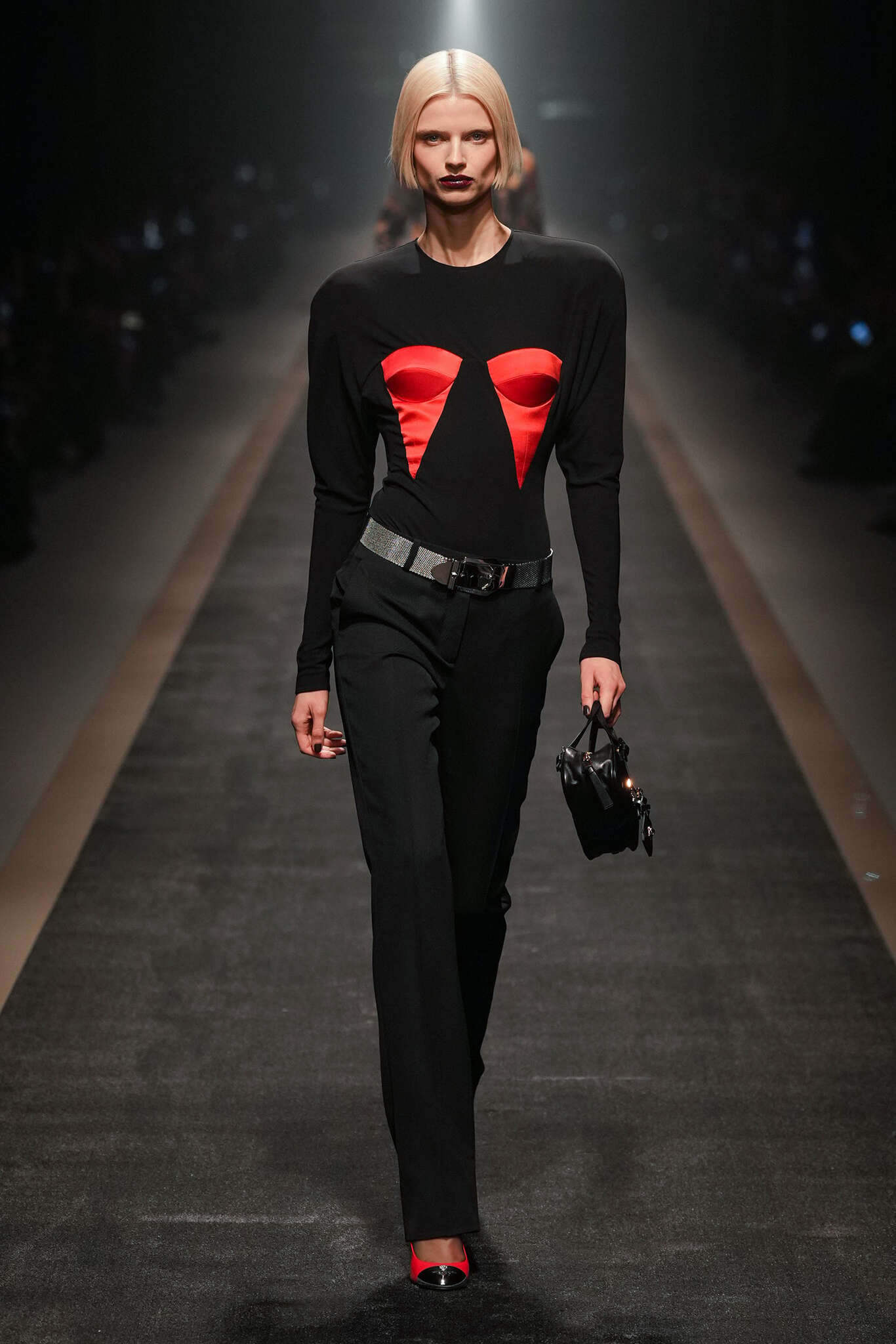 Viimeisin=Versace show2