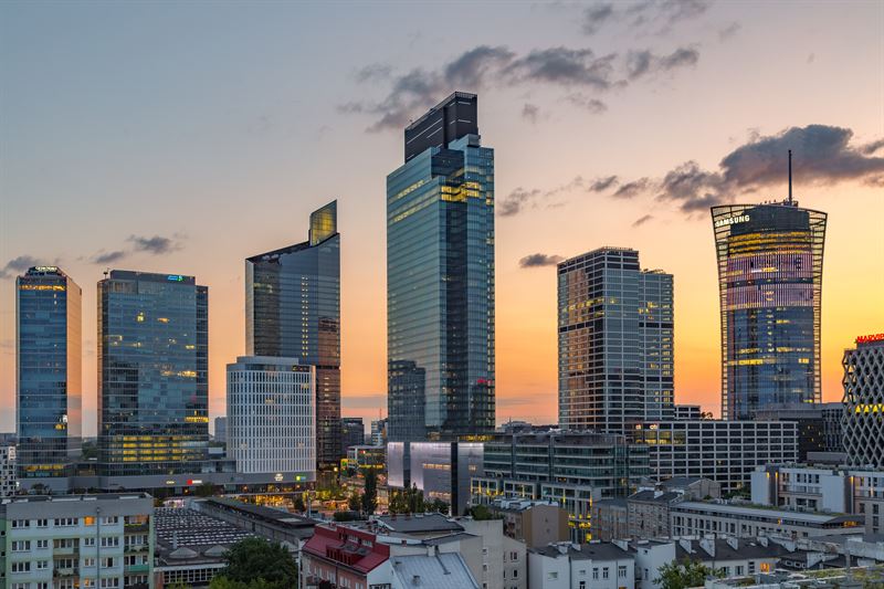 Ennätyksellinen liiketoimi Varsovassa