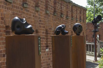 Beksinski veistoksia