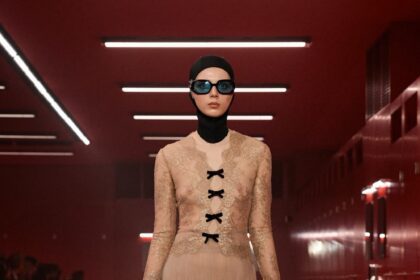 Viimeisin Valentino Show leikkii läheisyydellä