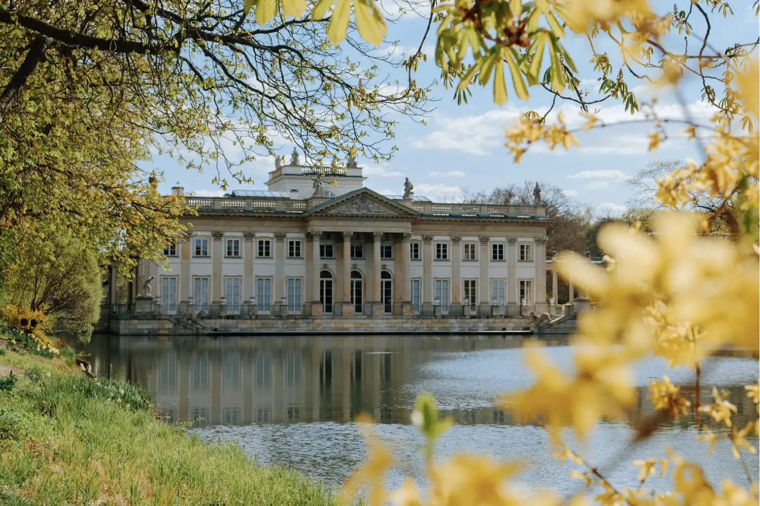 Varsova Mokotow Lazienki Krolewskie Kultahelmi Kiinteistöihin