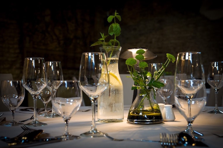 Elvytetty vesi kartanon kylpylässä Dp1a9963