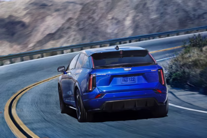 Cadillac Optiq V 2026 Sähköinen ylellisyys 519 km:n toimintasäteellä