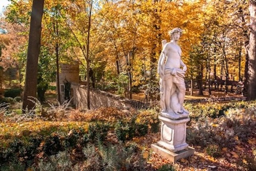 Menneisyyden jäänteet Manor House Spa -puistossa