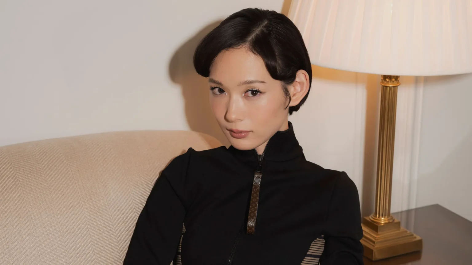 Moeka Hoshi ja puuttuva kuva Onko hän koskaan käyttänyt Louis Vuittonia